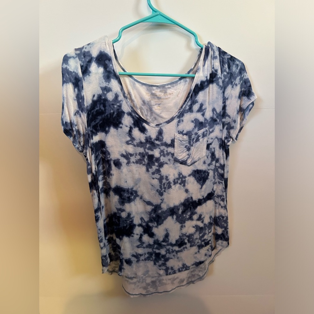 Hollister blue and white tie dye shirt